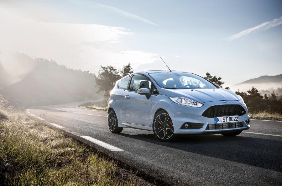  Ford Fiesta ST200 2016 года  (фото 30 из 36)